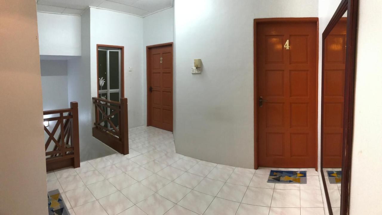 Ruhani Homestay 3 Kb - 4 Bedroom Fully Airconditioned With Wifi & Netflix Кота-Бару Экстерьер фото