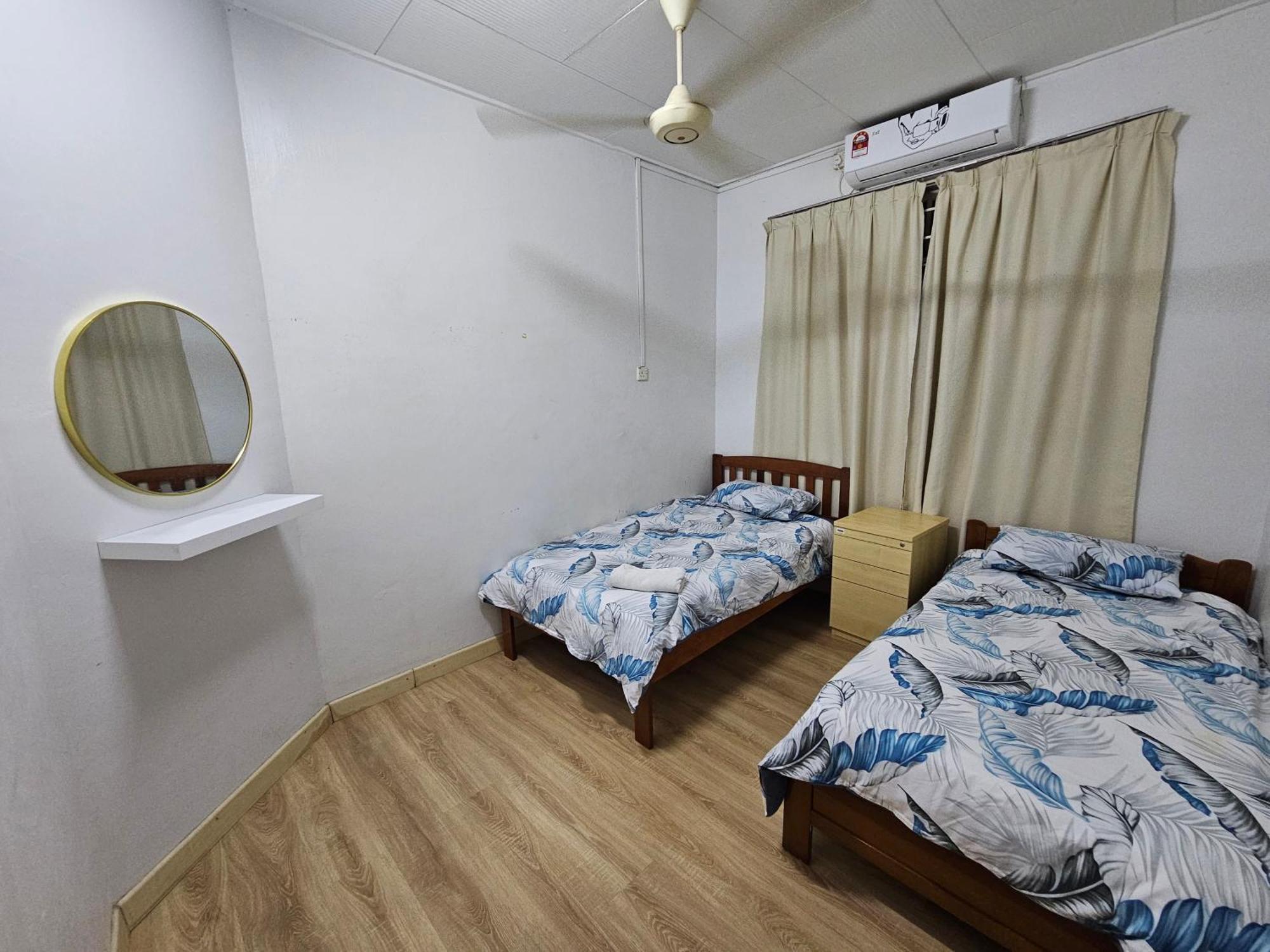 Ruhani Homestay 3 Kb - 4 Bedroom Fully Airconditioned With Wifi & Netflix Кота-Бару Экстерьер фото