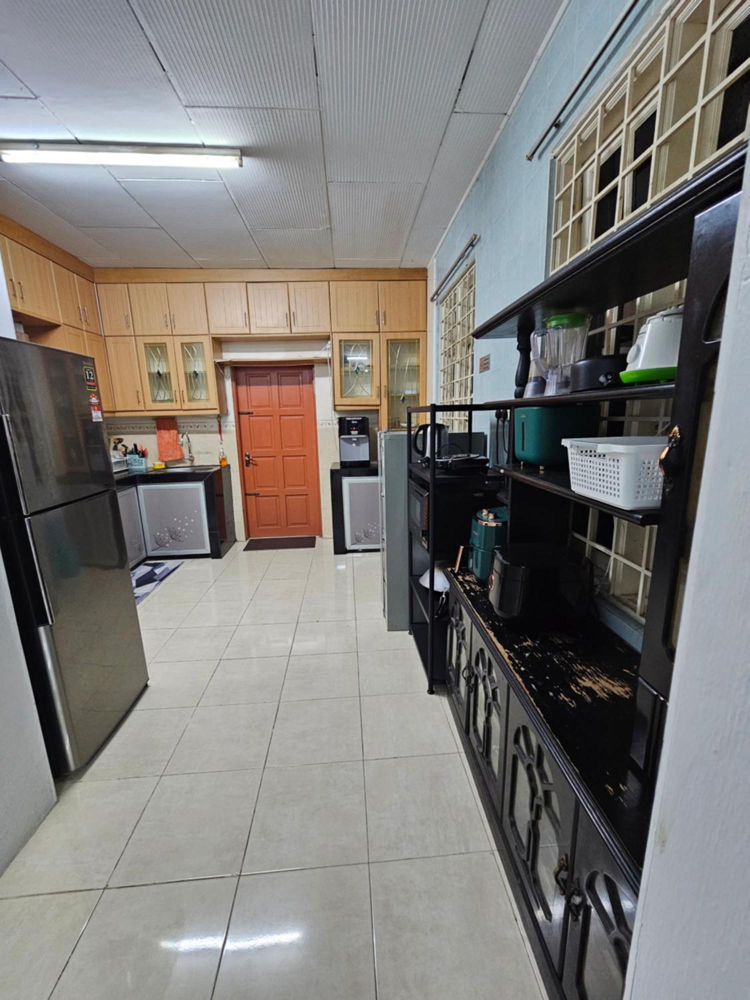 Ruhani Homestay 3 Kb - 4 Bedroom Fully Airconditioned With Wifi & Netflix Кота-Бару Экстерьер фото