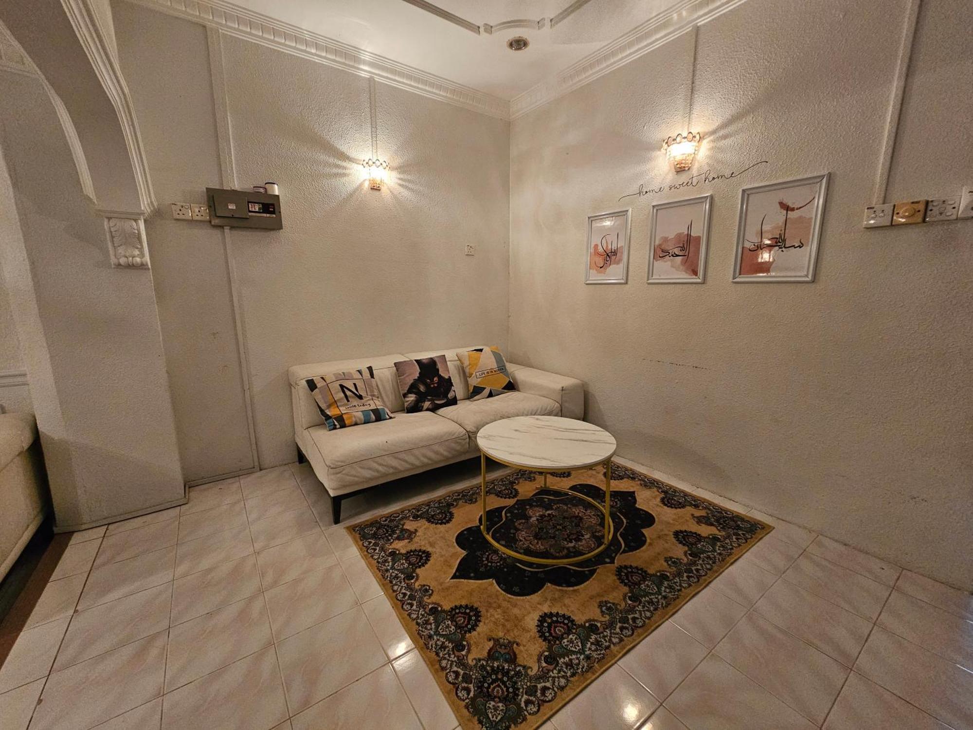 Ruhani Homestay 3 Kb - 4 Bedroom Fully Airconditioned With Wifi & Netflix Кота-Бару Экстерьер фото